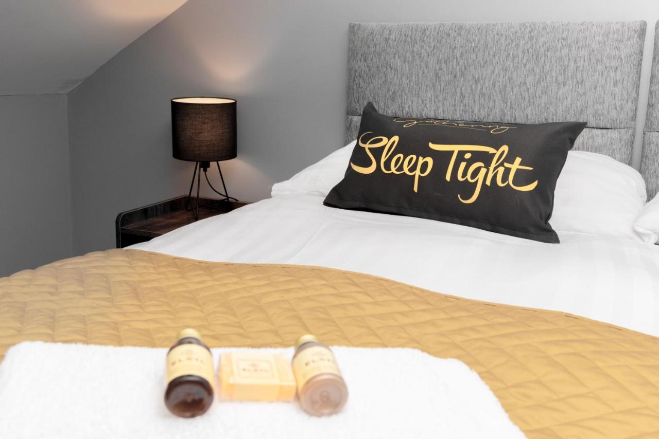 The Penthouse Gathering - Town Centre - Sleeps Up To 16 Wrexham Zewnętrze zdjęcie